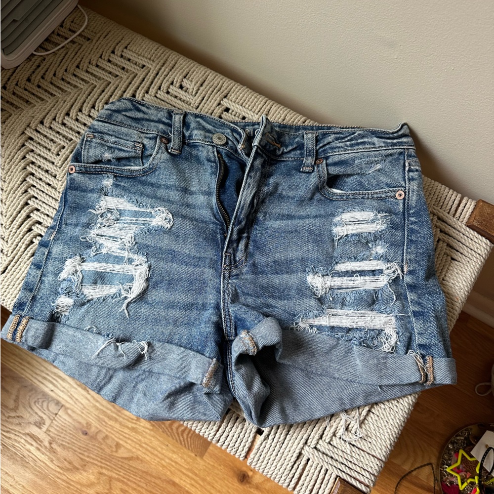 American Eagle | Distressed Mom Short